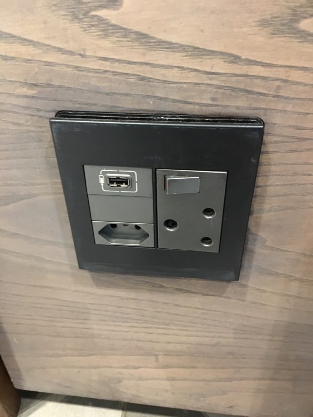 Bidvest Domestic Lounge (CPT) (4)